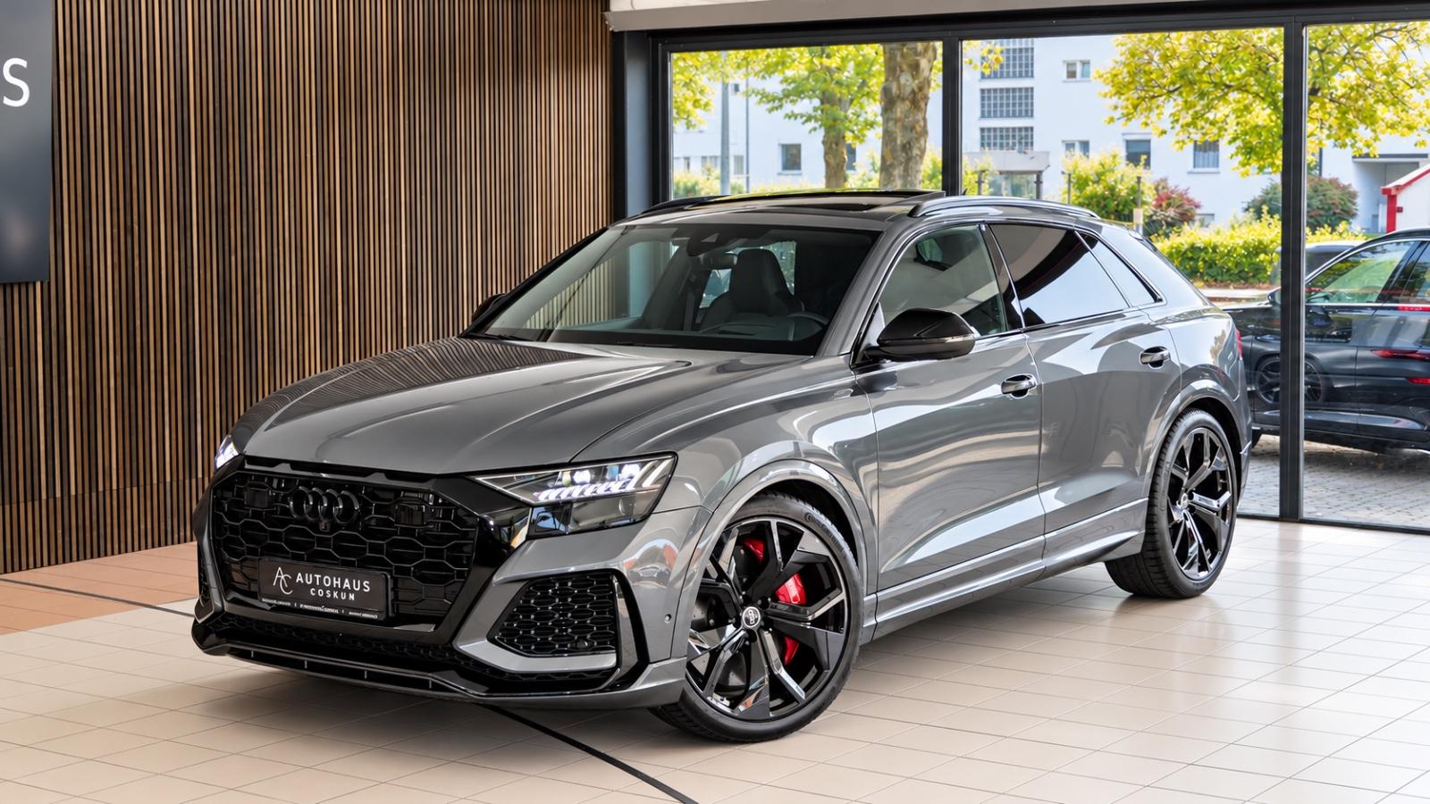 Audi RSQ8