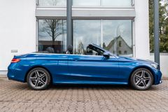 MERCEDES-BENZ C220d Cabrio/ AMG LINE/ BURMERSTER/ CARPLAY/LED MERCEDES-BENZ C220d Cabrio/ AMG LINE/ BURMERSTER/ CARPLAY/LED
