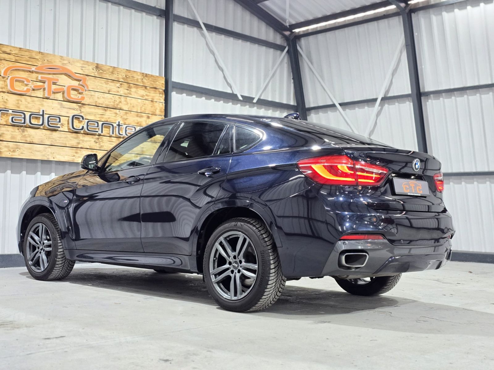 Fahrzeugabbildung BMW X6 xDrive 30d M-Paket/Schiebedach/GARANTIE+TÜV