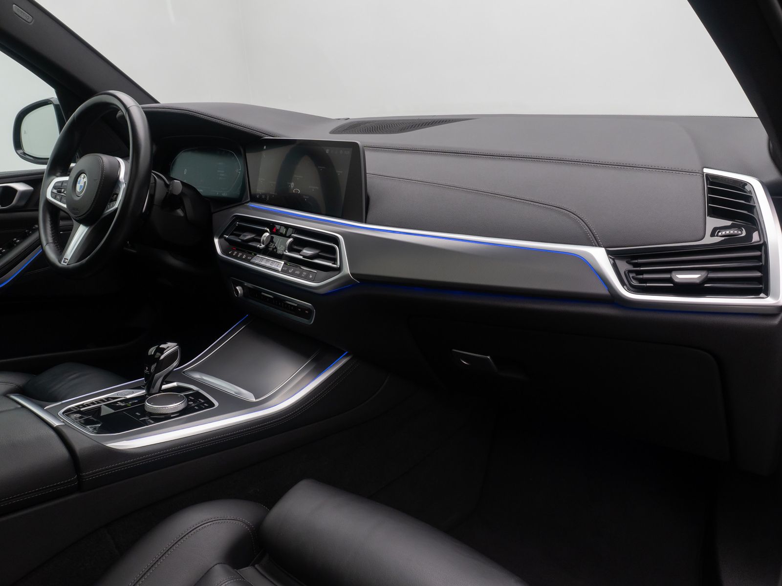 Fahrzeugabbildung BMW X5 xD30d M Sport 360&deg; HUD SoftCl Panorama 22Zoll