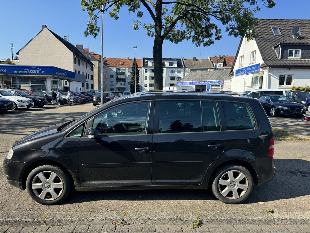 VOLKSWAGEN Touran