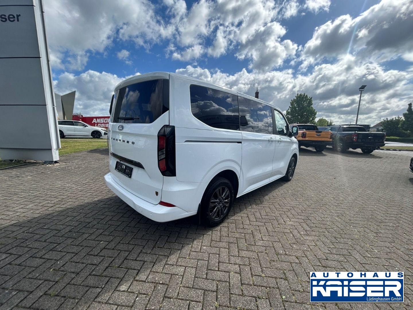 Ford Tourneo Custom L1 Titanium 9sitzer El. AHK Leder foto 5