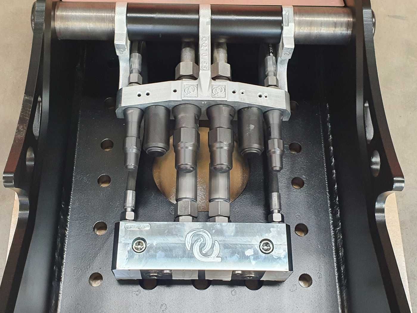 Fahrzeugabbildung Andere OilQuick OQ70/55 Adapterplatte für Westtech NEU