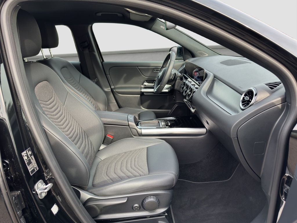 Fahrzeugabbildung Mercedes-Benz GLA 200 d PROGRESSIVE*DISTR*AHK*LED*KAM*SITZH