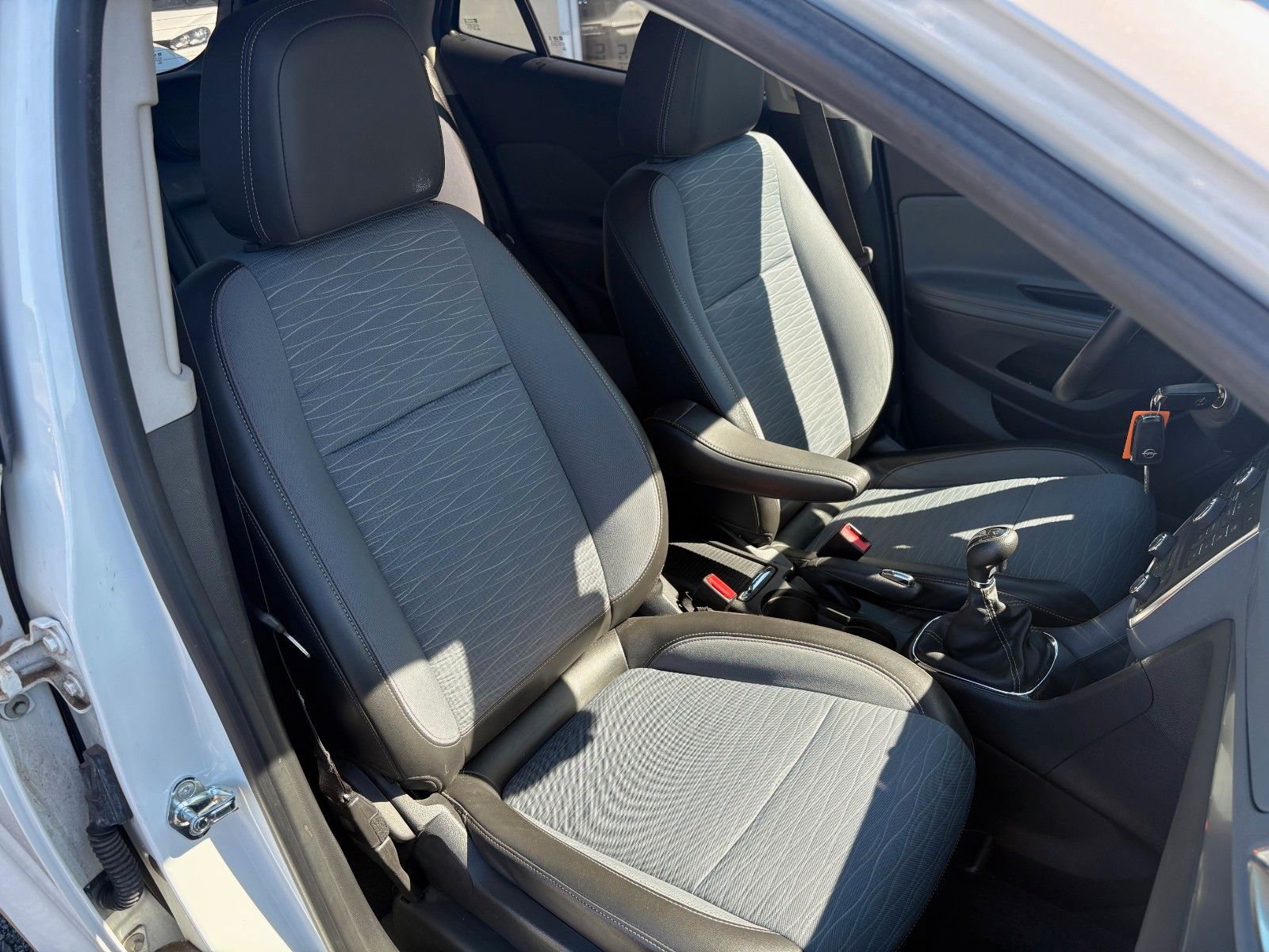 Fahrzeugabbildung Opel Mokka Innova ecoFlex 4x4 Navi Xenon Leder Kamera