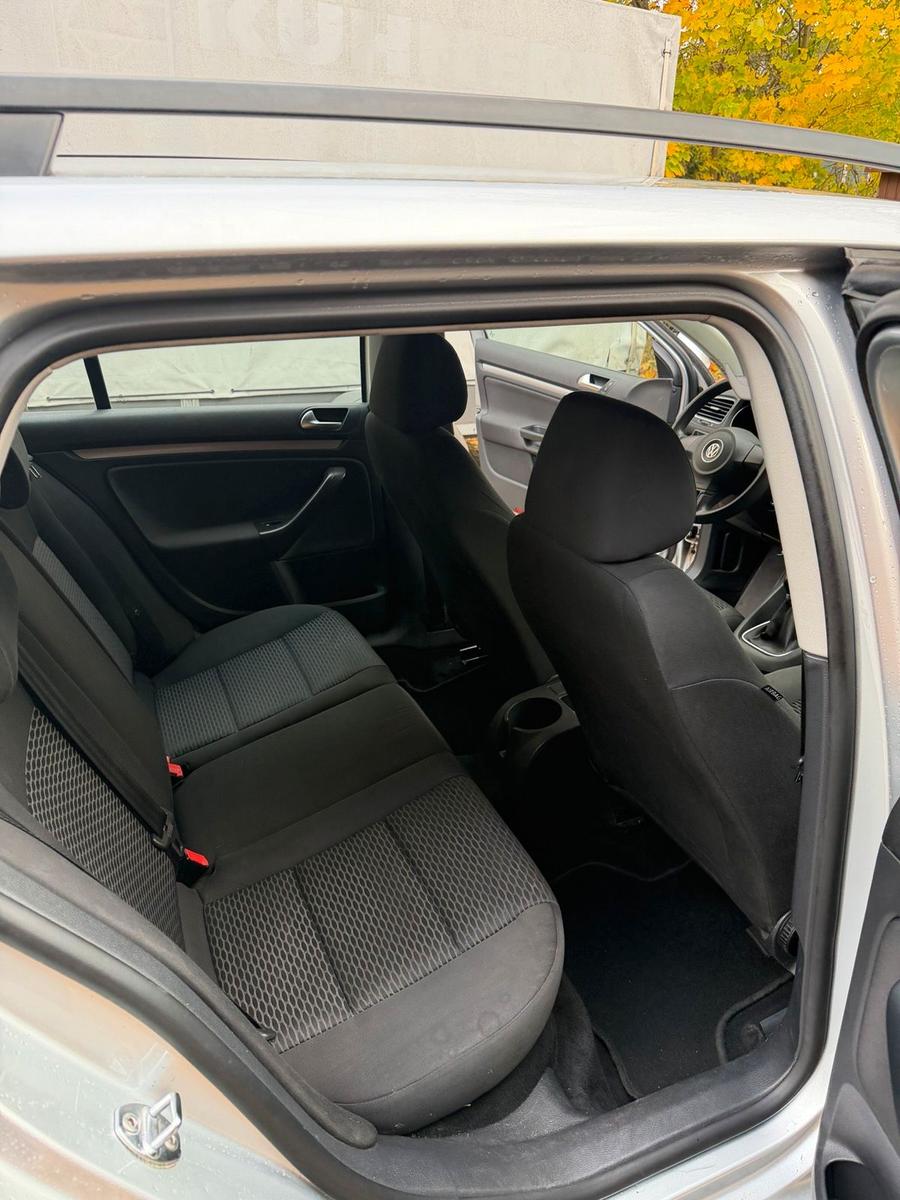 Volkswagen Golf 2011 — photo 11