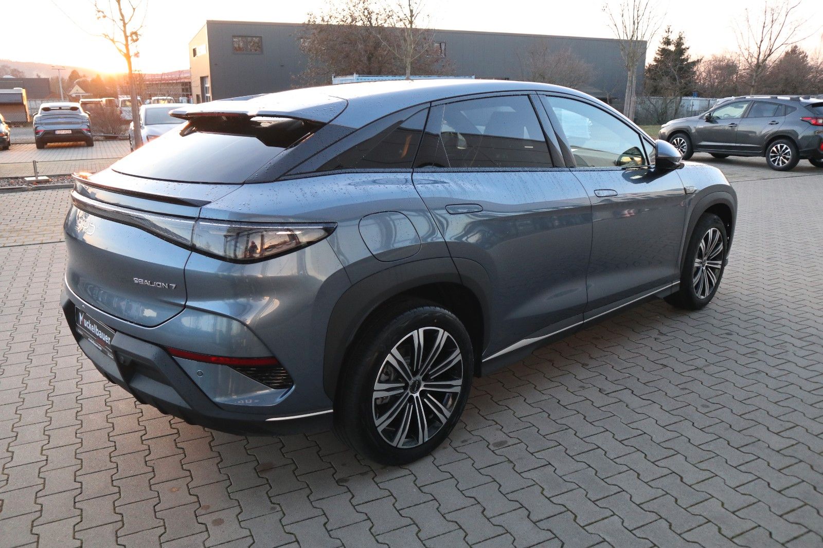BYD SEALION 7