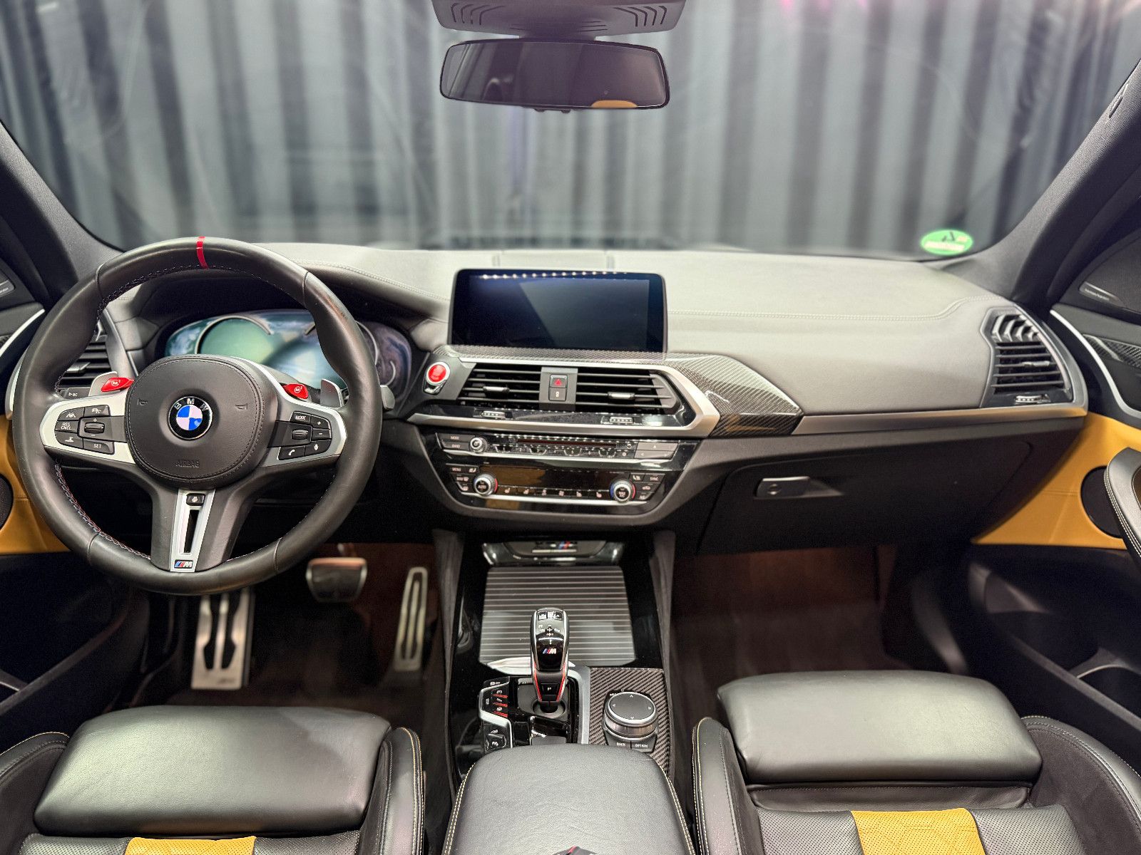 Fahrzeugabbildung BMW X3 M |H/K|HuD|PANO|LASER|INDIVIDUAL