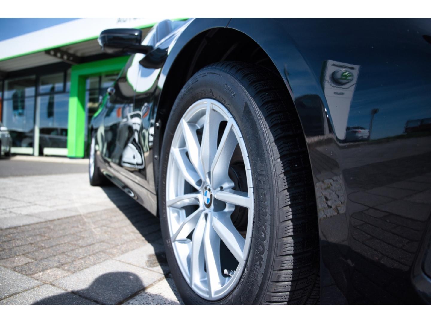 BMW 318 d Touring Navi LED SHz Apple CP BMW Live