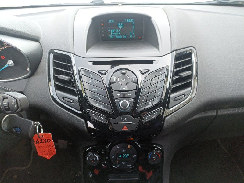 Fahrzeugabbildung Ford Fiesta 1.0 EcoBoost EU6 Titanium