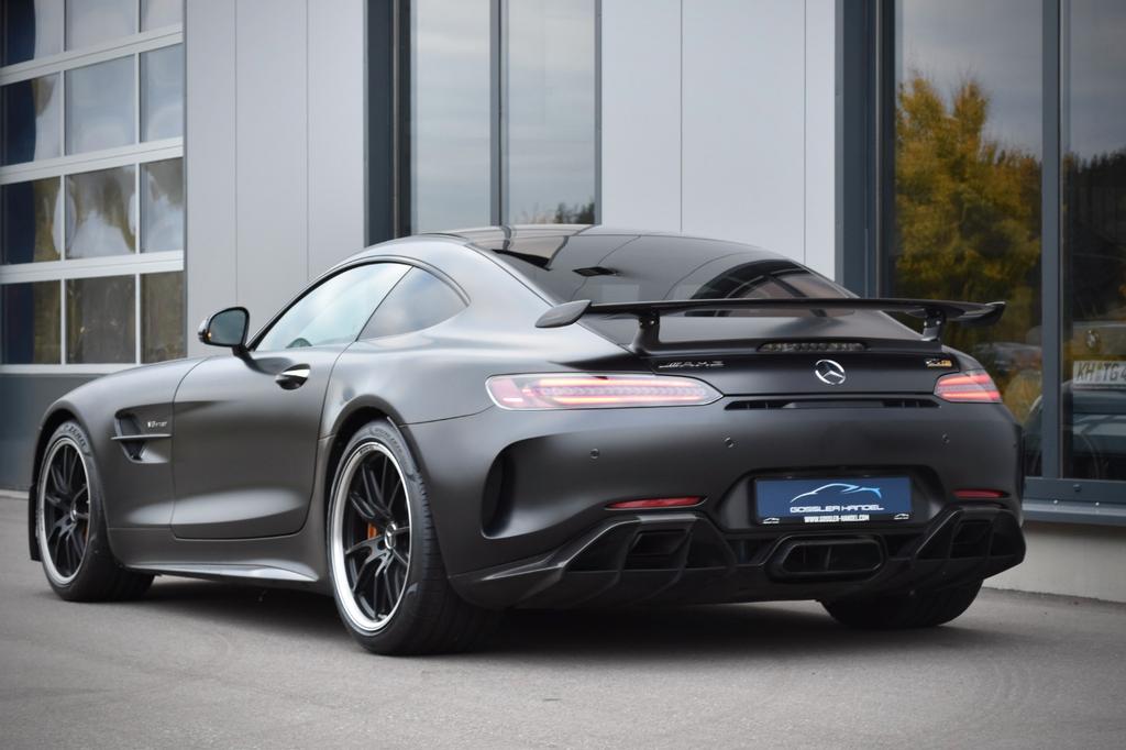 Mercedes-Benz AMG GT R