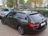 Skoda Superb Combi Xenon Leder Pano Rückkam - Skoda Superb in Dresden