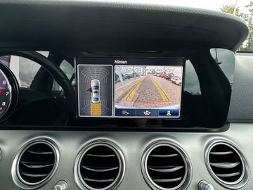 Fahrzeugabbildung Mercedes-Benz E 250 Limousine Avantgarde Pano
