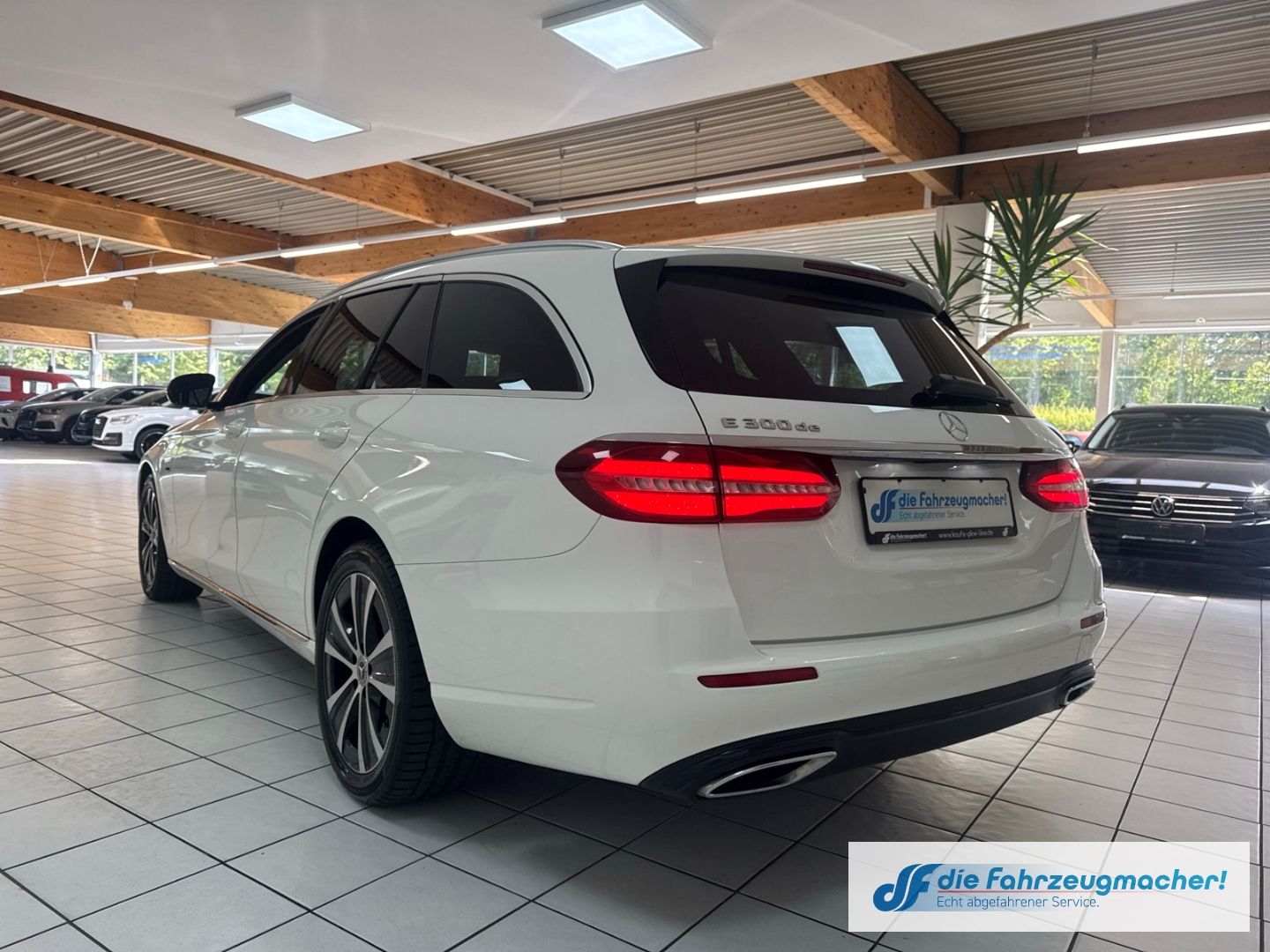 Fahrzeugabbildung Mercedes-Benz E 300 T-Modell de Niveau Navi Digitales Cockpit