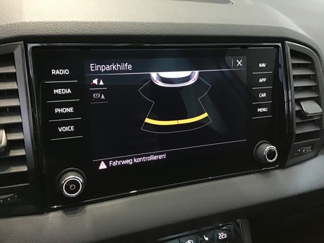 Fahrzeugabbildung Skoda Karoq Selection 1.5 TSI DSG/ACC/SmartLink/LED