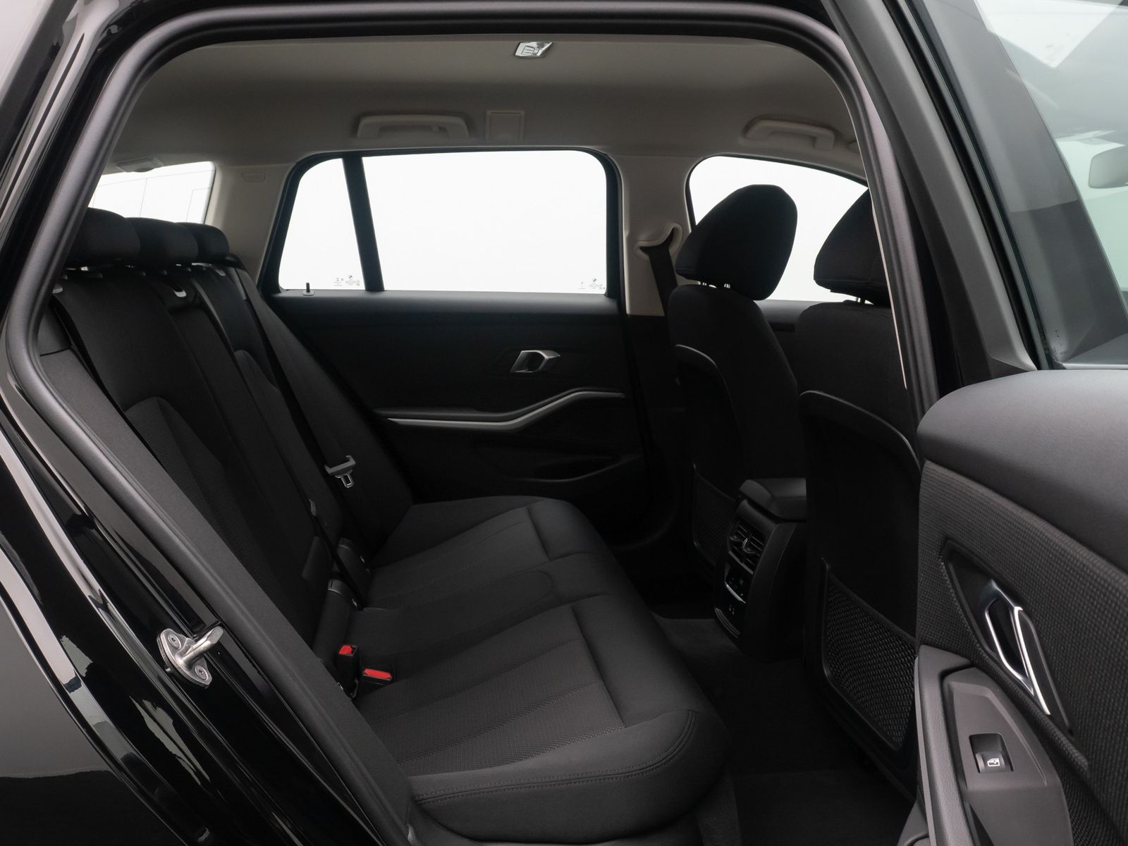 Fahrzeugabbildung BMW 318i GeschwindigReg DAB PDC Cockpit+ Widscreen