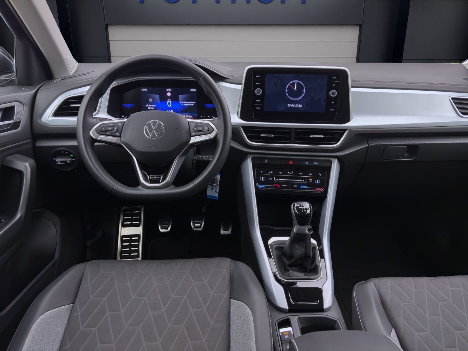Volkswagen T-Roc - Bild 14