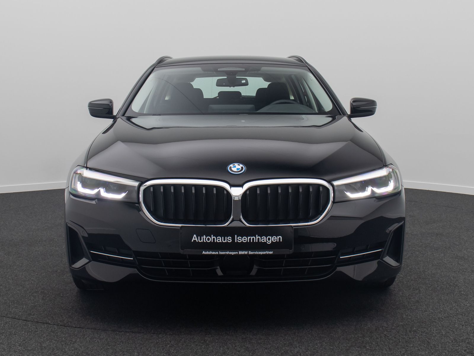 Fahrzeugabbildung BMW 530e AHK Alarm Kamera DAB 4xKlima M Sport 18Zoll