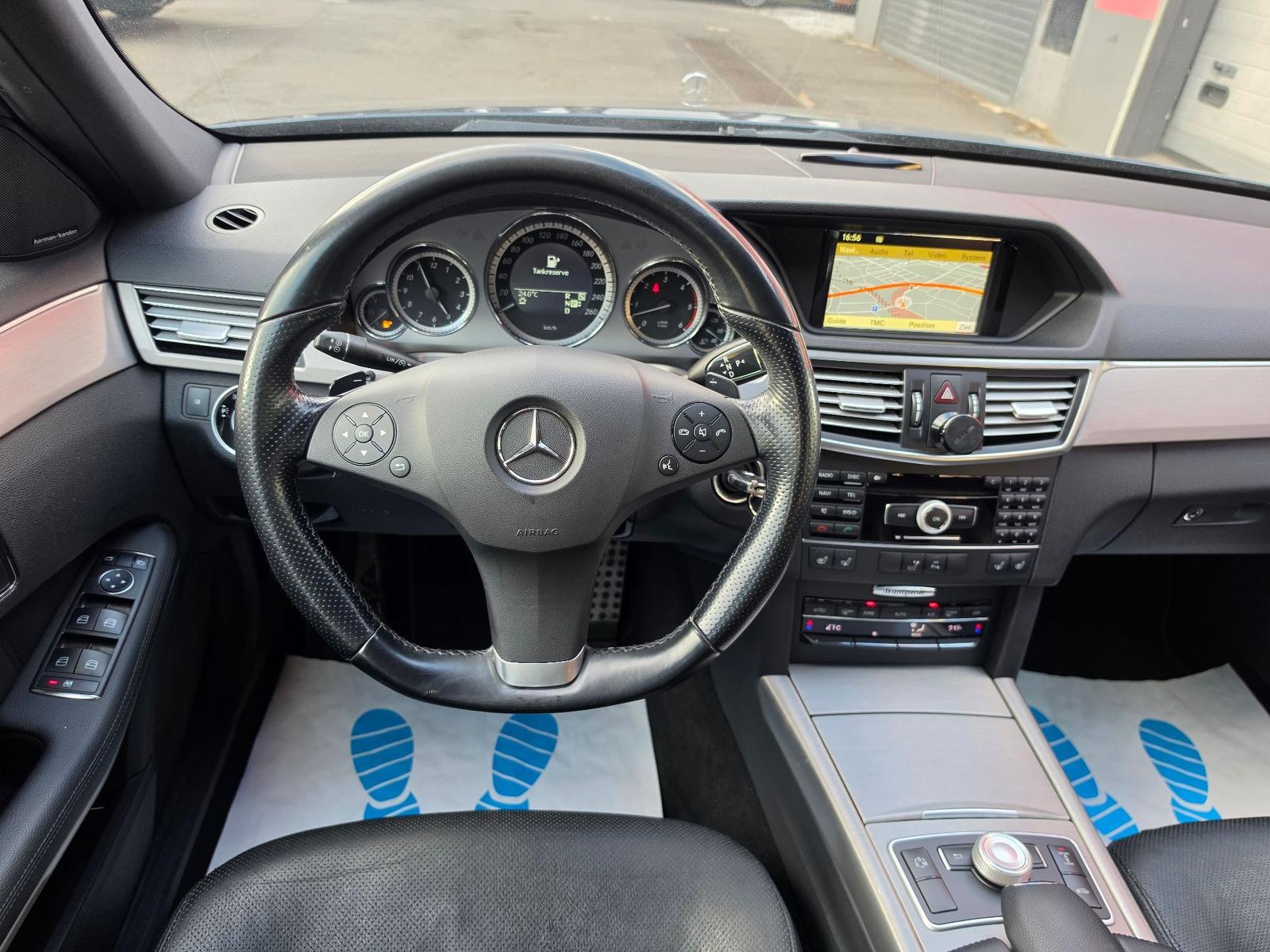 Mercedes-Benz E350 2011 — photo 25