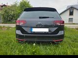 Volkswagen Passat R-LINE 150PS DSG Business*AHK*Massage - VW Passat von privat
