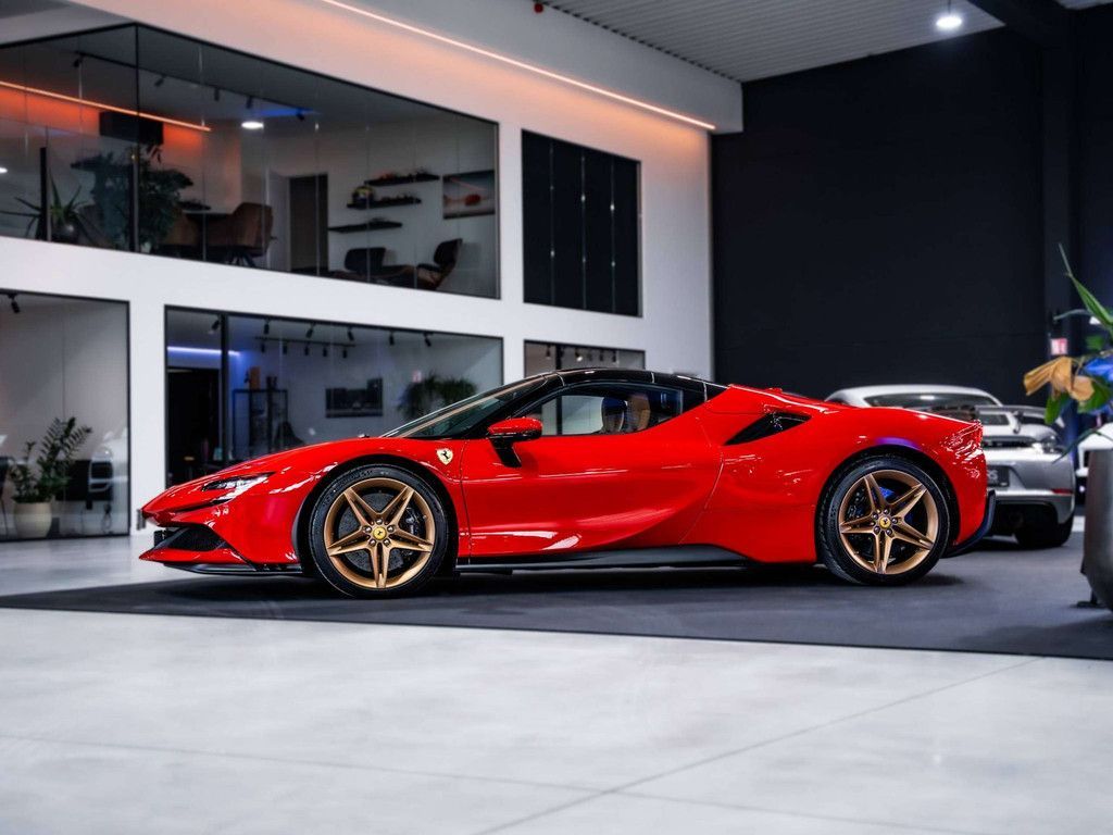 Ferrari SF90 Spider 4.0 V8 PHEV - Asseto Fiorano Pack - imagem 2