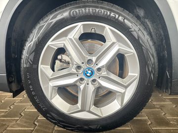 BMW iX1 xDrive30 DAB LED Komfortzg. Parkassistent