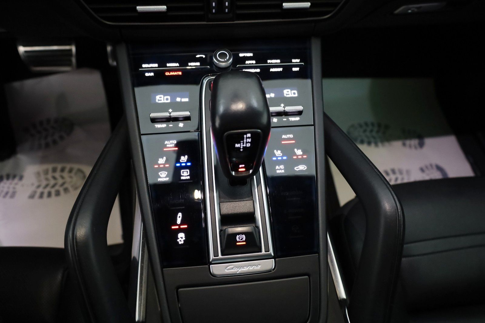 Fahrzeugabbildung Porsche Cayenne Turbo,Matrix-LED,360Kamera,Pano,AHK+WR