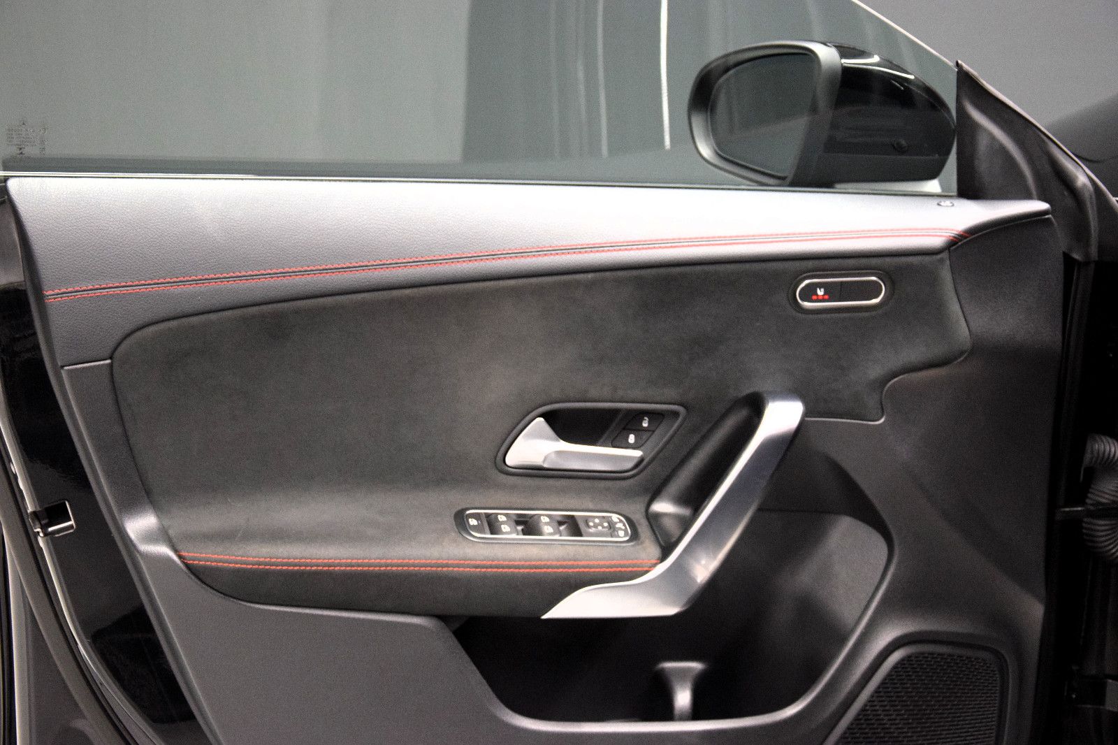Fahrzeugabbildung Mercedes-Benz CLA 250 Shooting Brake AMG Kamera Night Tempomat