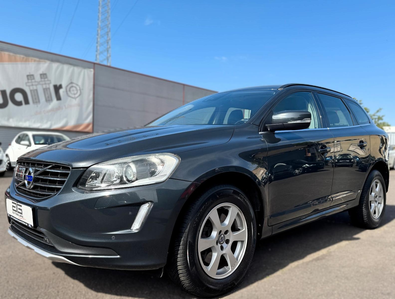 Volvo XC60 2.4D AWD Automatik *1.Hand/Leder/Navi/AHK*