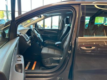 Volkswagen Sharan*7-Sitzer*3-ZONEN*SZHZ*NAVI*TEMPO*AHK*PDC