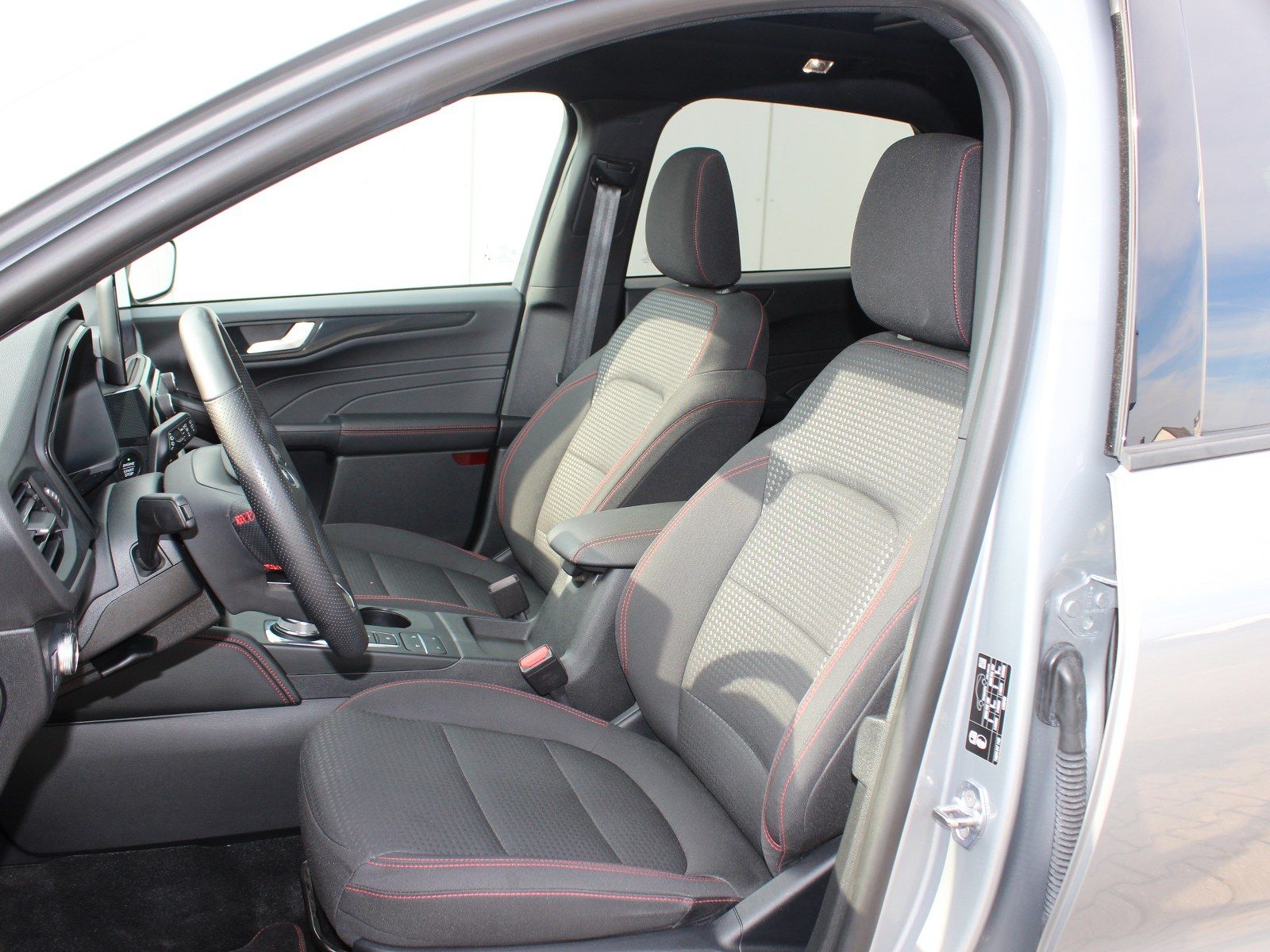 Fahrzeugabbildung Ford Kuga Plug-In Hybrid ST-Line 2,5 Duratec