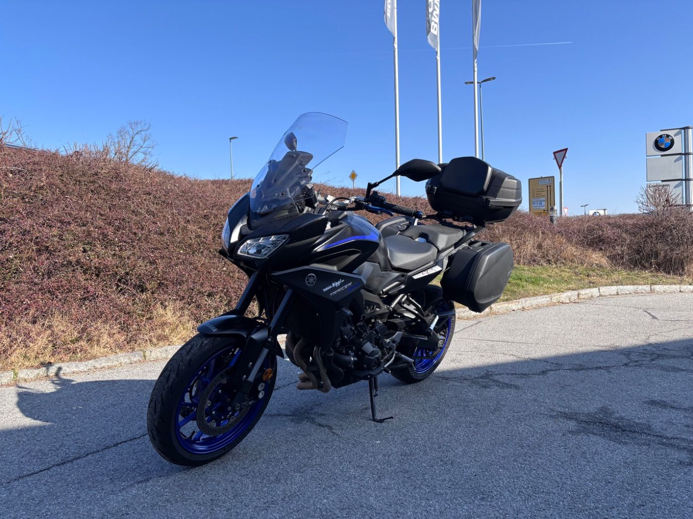 Fahrzeugabbildung Yamaha Tracer 900,Kurzer KZH, Kellermann Blinker, Koffe