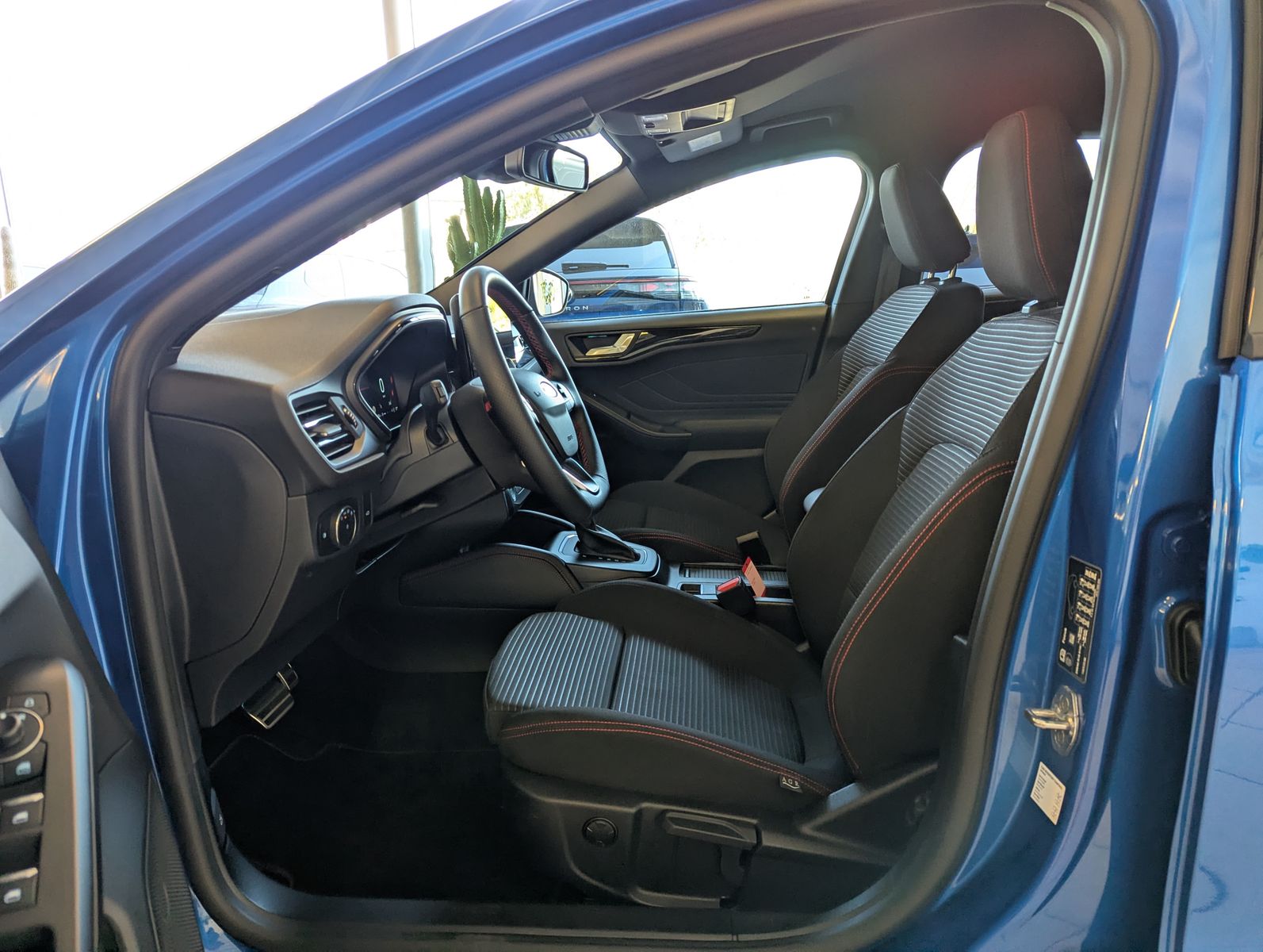 Fahrzeugabbildung Ford Focus 1.0 ST-Line X EB Matrix B&amp;O ACC Kamera 18"