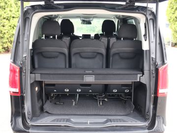 Mercedes V 220 - 12