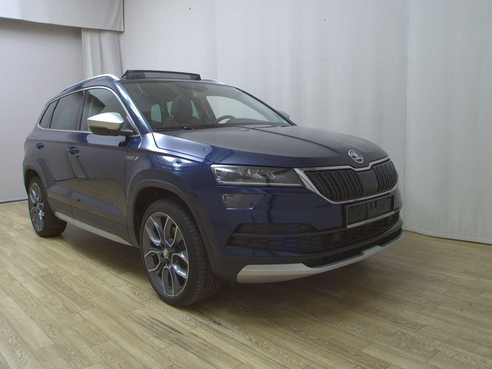 Skoda Karoq 2.0 TDI 4x4 Scout Navi LED vc Pano imagem 3