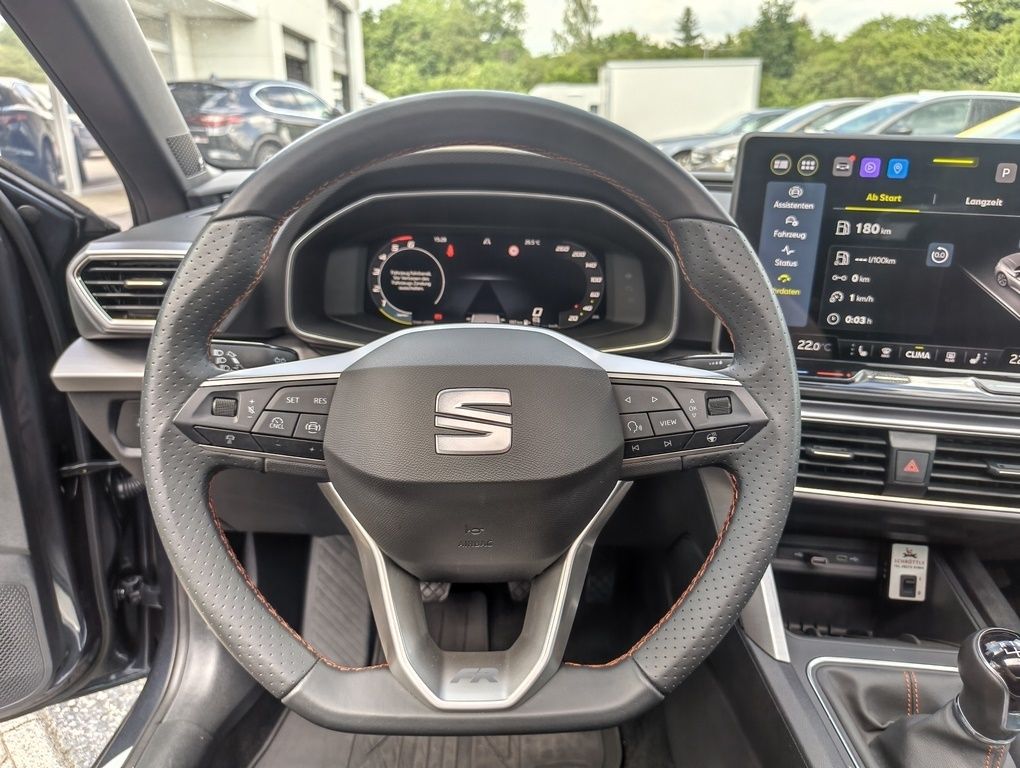 Fahrzeugabbildung SEAT Leon FR 2.0 TDI + mit Fahrschul Kit