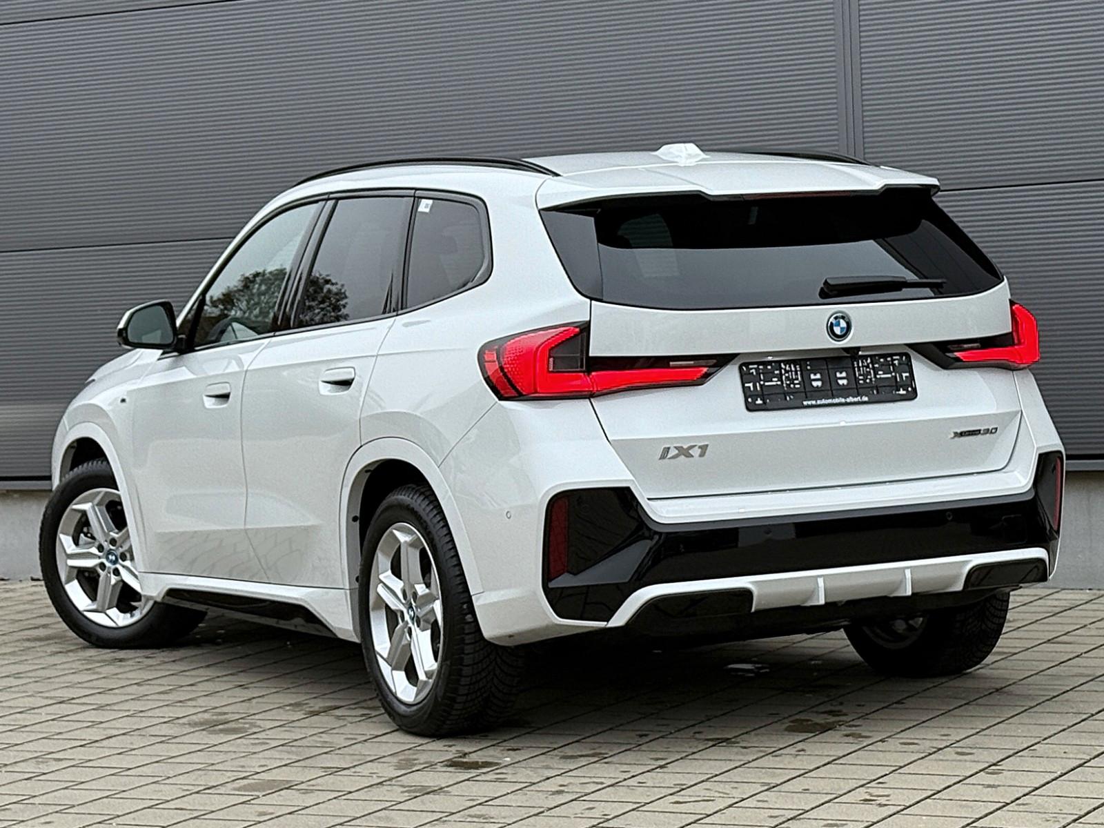 BMW iX1 30 xDrive M Sport*Pano*DriveAssPro*360°*AHK*