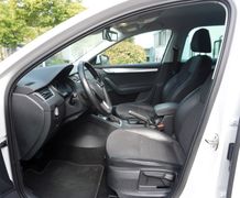 Fahrzeugabbildung Skoda Octavia Combi Elegance DSG Tempomat Klim SHZ PDC