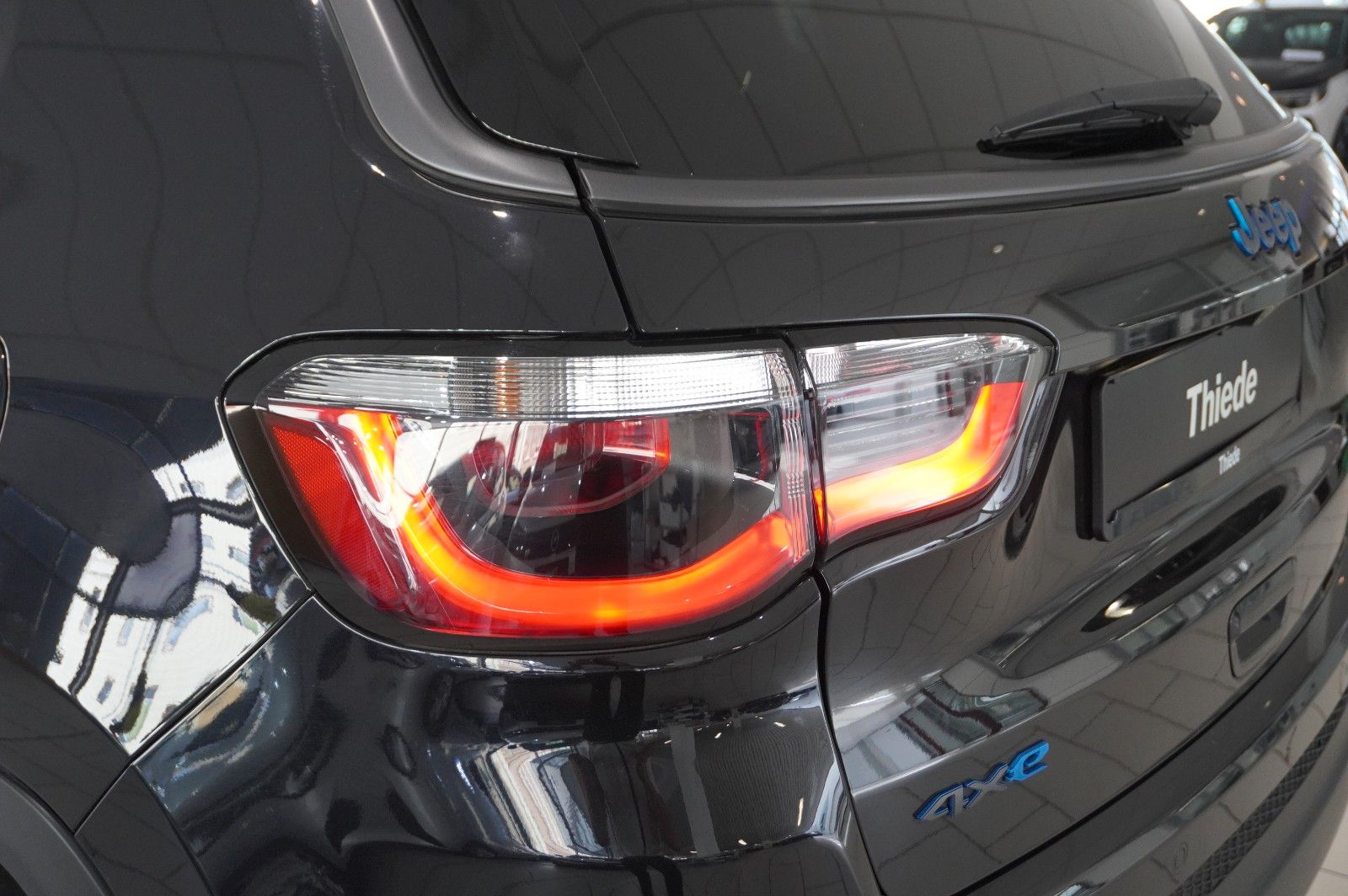 Fahrzeugabbildung Jeep Compass S 1.3T-GDI PHEV AWD SPORT NAVI/SH/KAMERA