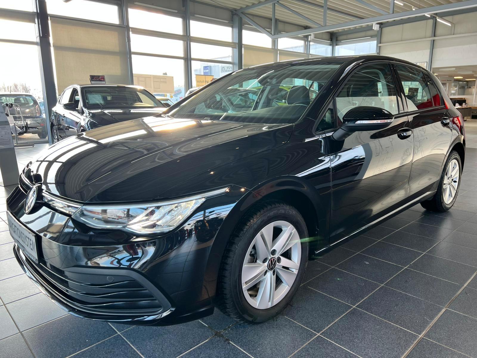 Volkswagen Golf VIII Lim. 1.5 TSI Life LED NAVI PDC GJR APP