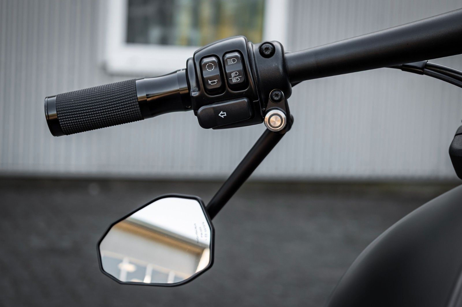 Fahrzeugabbildung Harley-Davidson FXFBS FAT BOB 114 CUI SOFTAIL - Penzl - Avon