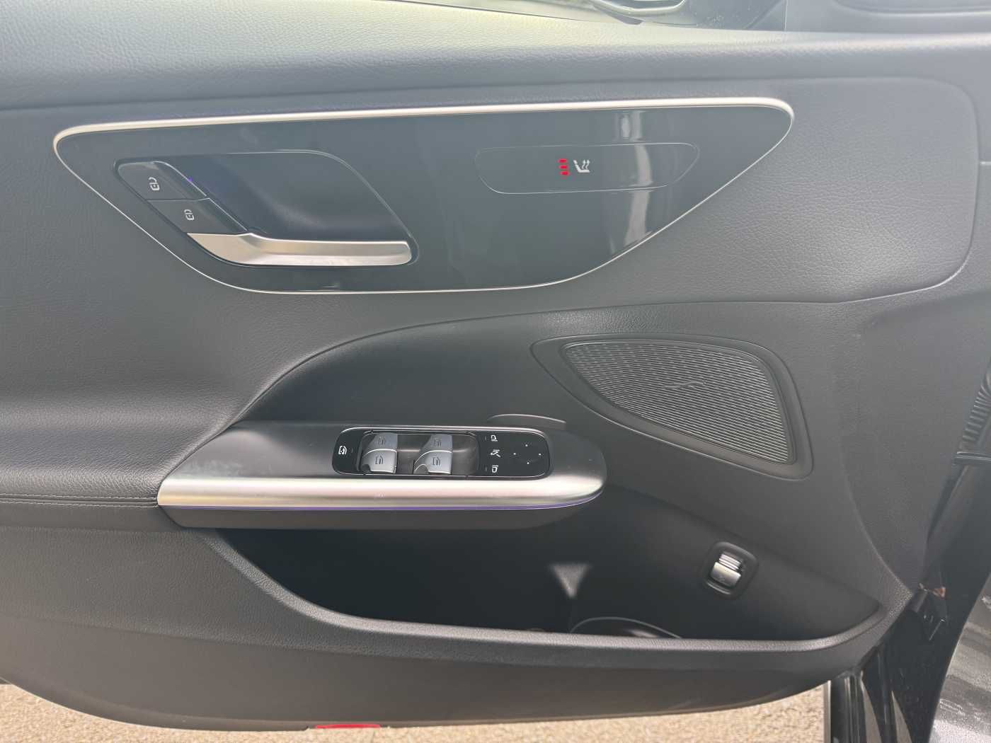 Fahrzeugabbildung Mercedes-Benz C 300d 9G AMG19'+Avantgarde+Distr+Digital +Ambie