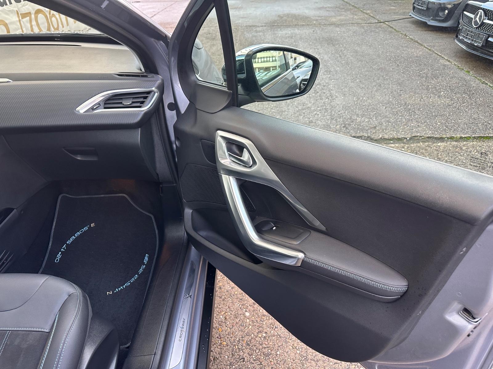 Peugeot 2008 Crossway T-Leder R-Kamera Panorama-Dach