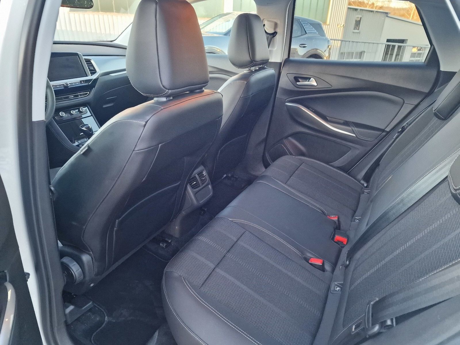 Fahrzeugabbildung Opel Grandland Elegance