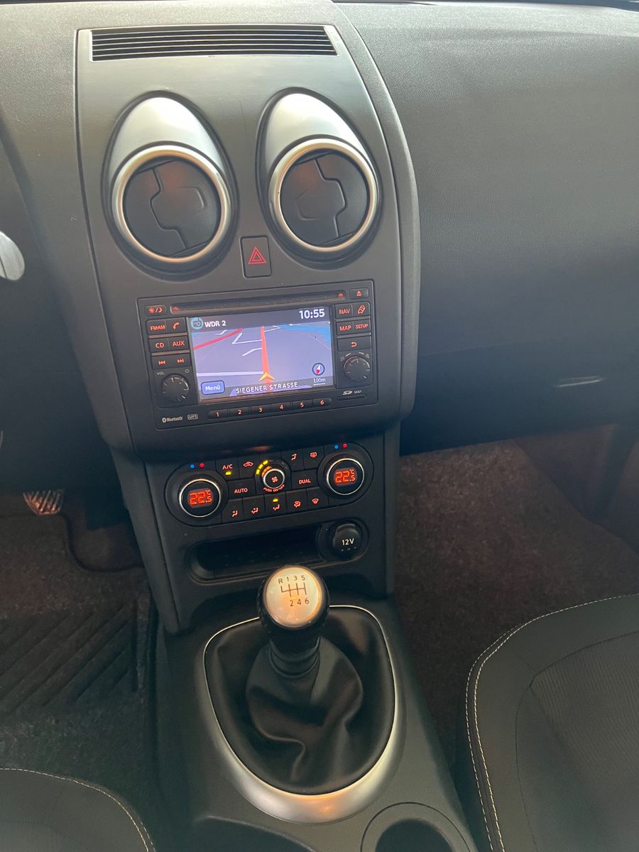 Fahrzeugabbildung Nissan Qashqai 2.0 Acenta *NAVI*RÜCKFAHRKAMERA*1.HAND*