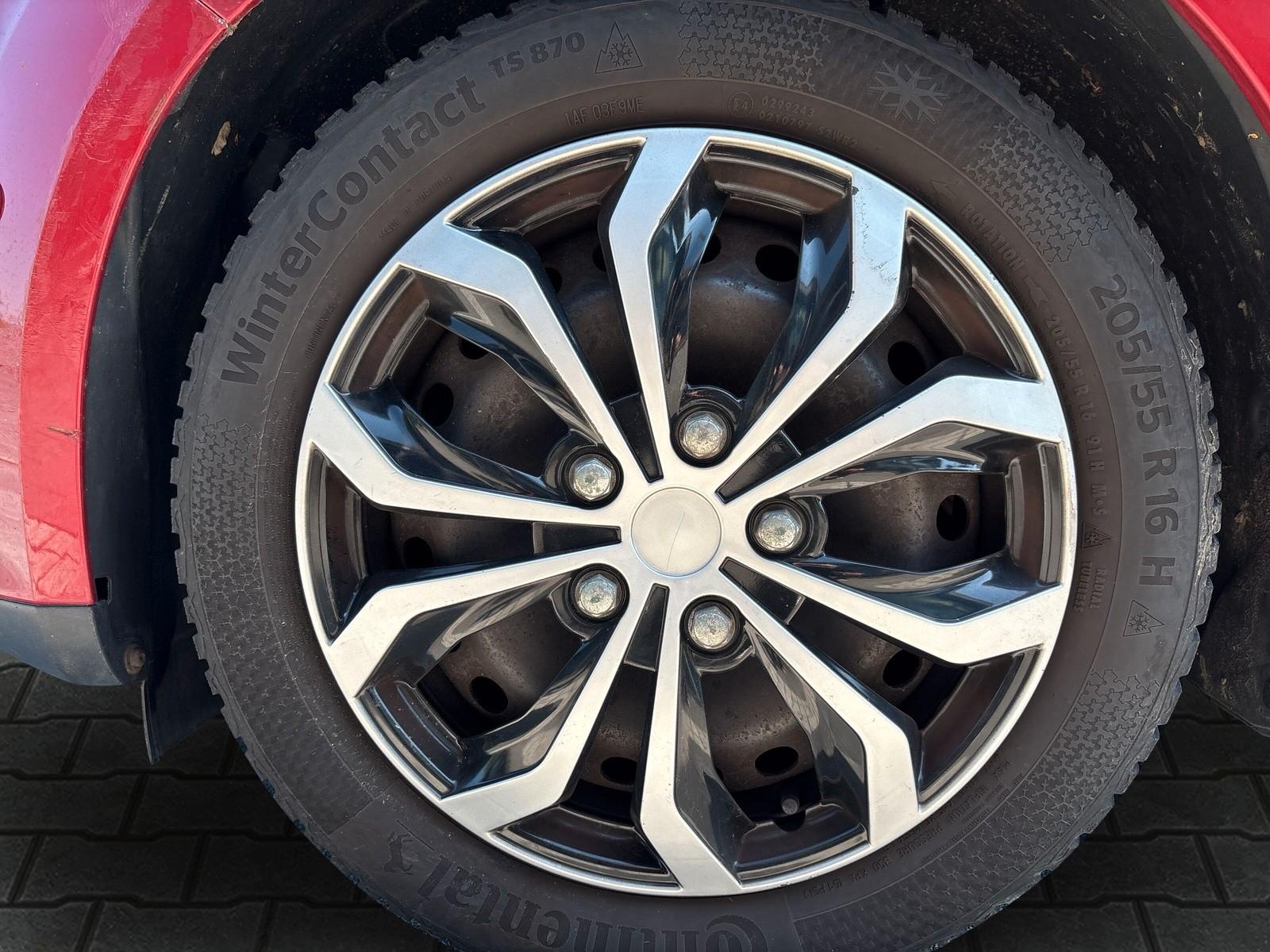 Ford Focus 2012 — photo 9