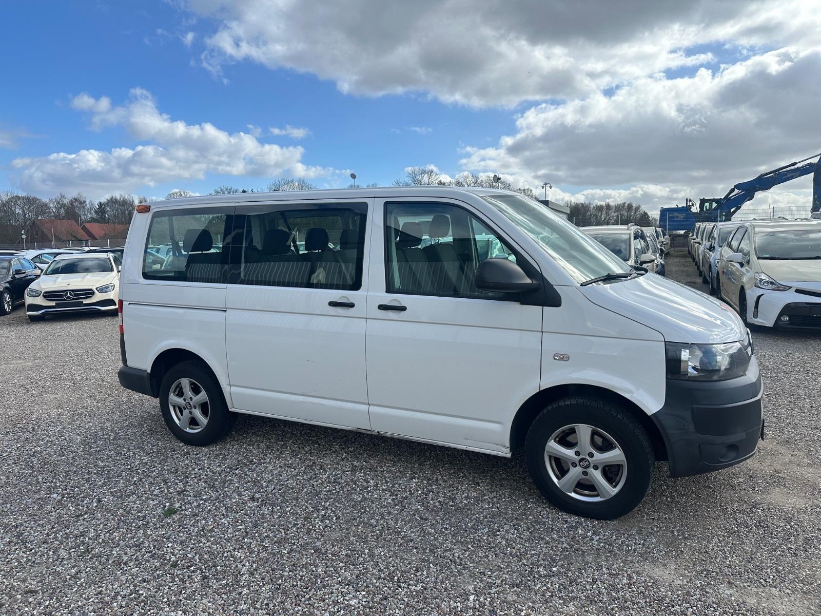 Volkswagen T5 Transporter, 9 Sitzer,