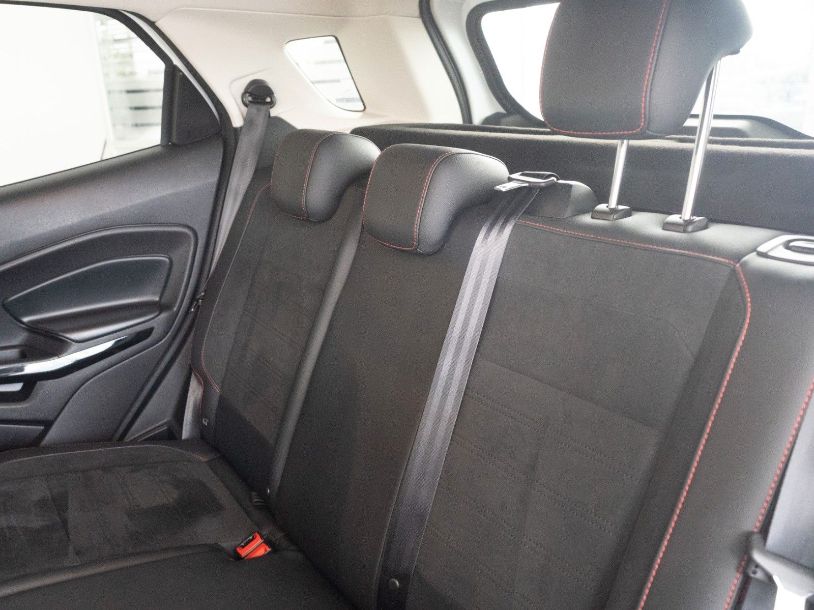 Fahrzeugabbildung Ford EcoSport ST-Line WINTER-P/KEYFREE/KAMERA/B&O