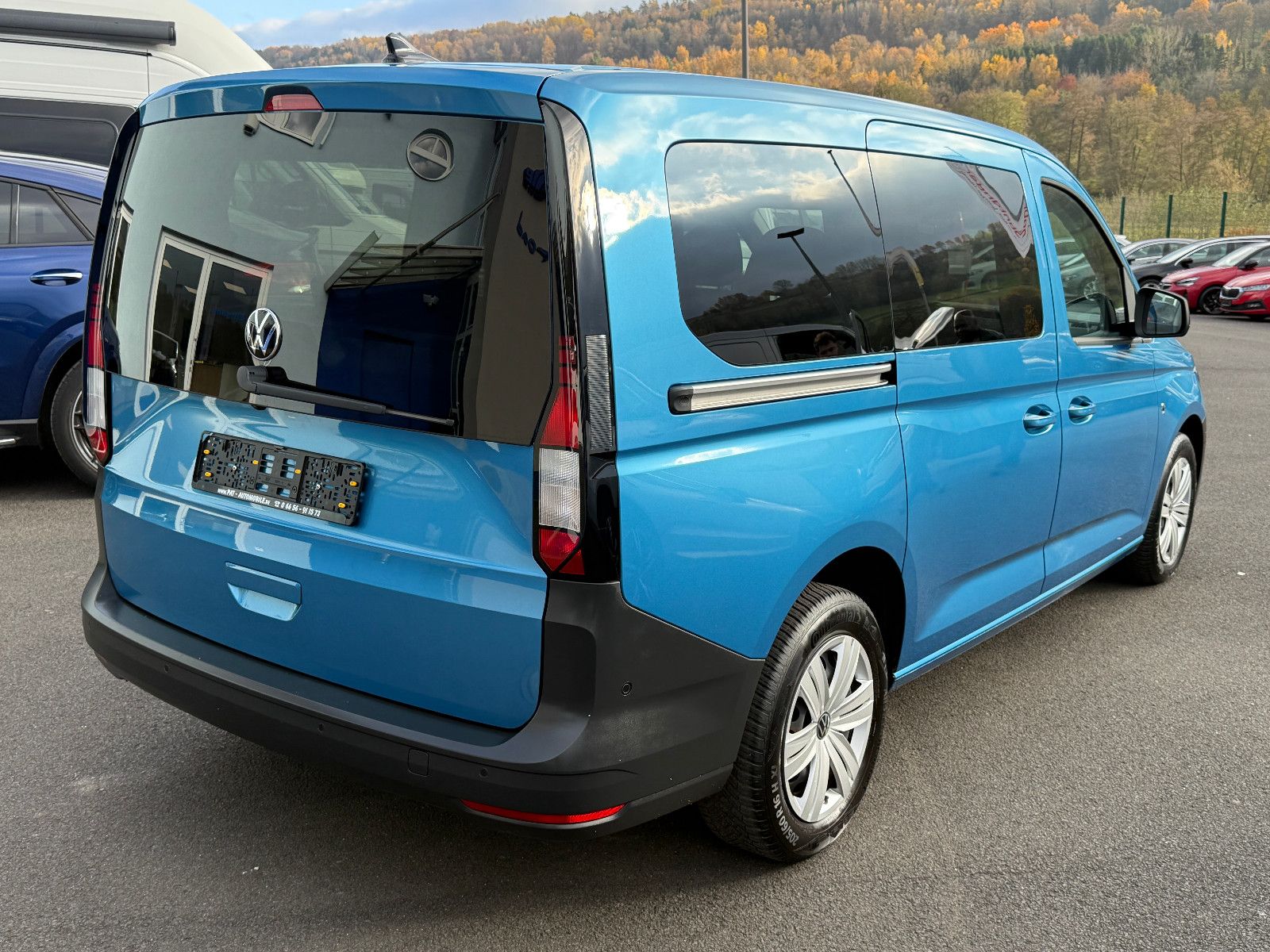 Fahrzeugabbildung Volkswagen Caddy Maxi 7-Sitzer DAB GRA Navi Kamera SHZ PDC