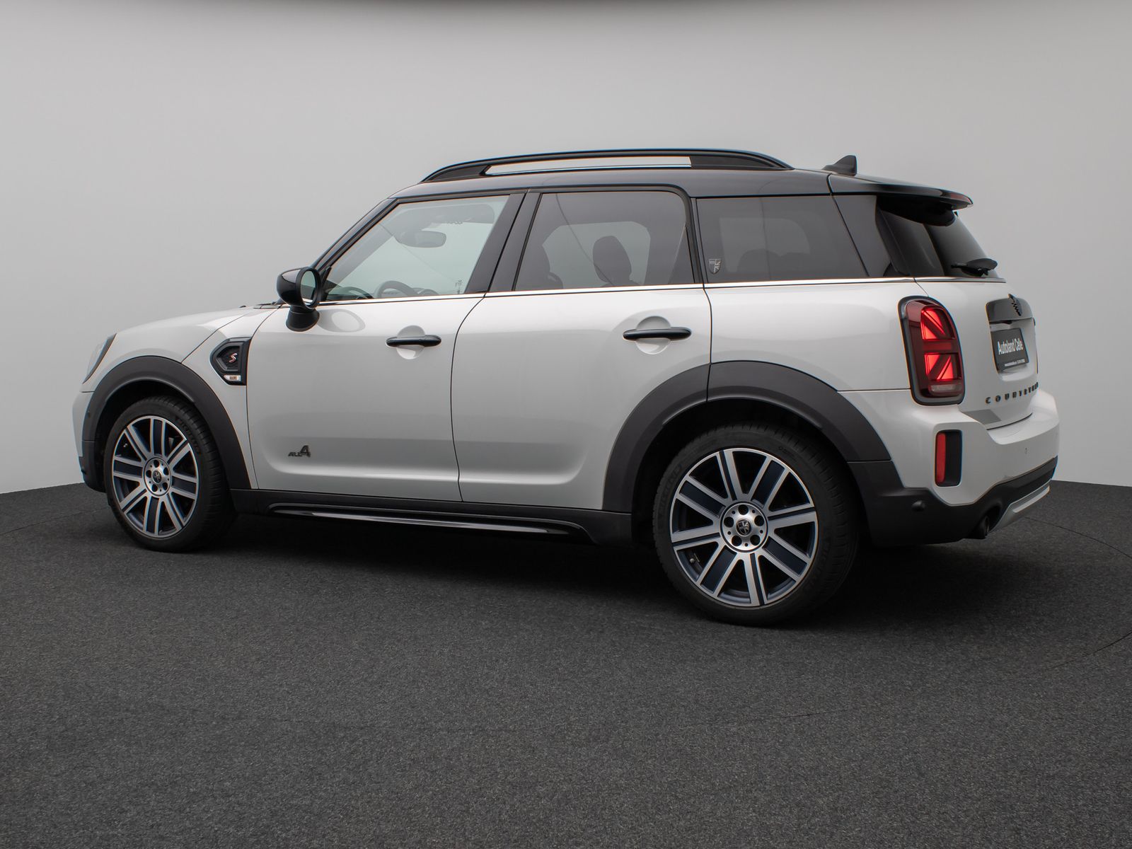 Fahrzeugabbildung MINI Cooper SD Countryman ALL4 HUD DAB Kamera 19Zoll
